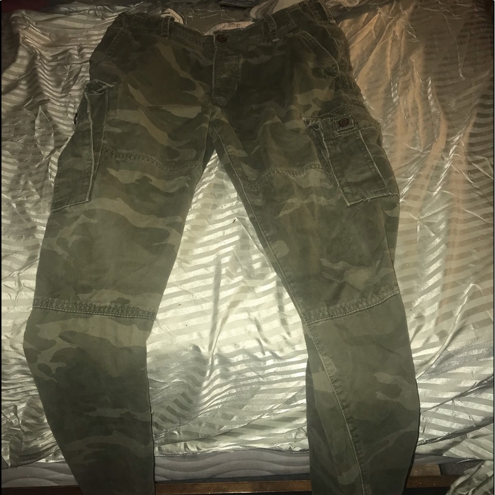 Hollister Cargo Pants Camo